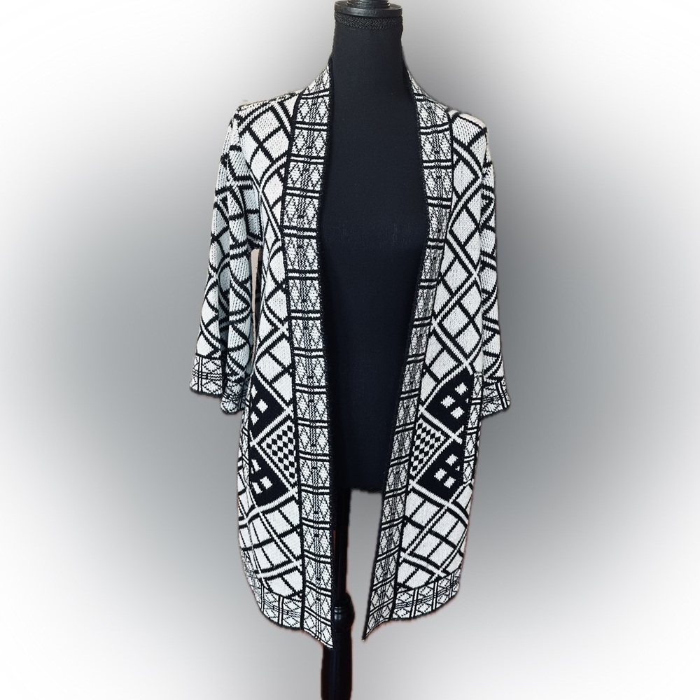 Cloud Chaser black/white cardigan